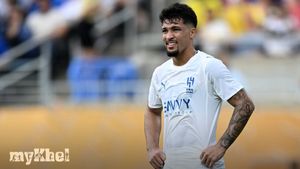 Al-Hilal Secures 3-1 Victory Over Al-Okhdood With Two Goals From Leonardo