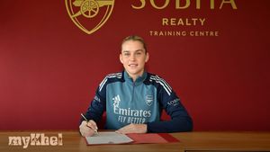 Alessia Russo Commits Future To Arsenal With New Long-Term Contract