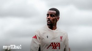 Arne Slot Supports Alexander Isak Following His Move To Liverpool From Newcastle United