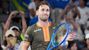 Ruud and Fritz cruise through to Japan Open last eight