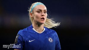 Bompastor Expresses Pride As Carpenter Impresses On Chelsea Debut