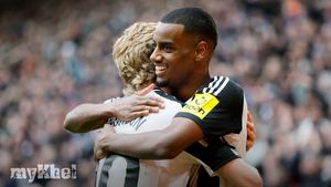 Gordon Expresses Support For Isak Following His Controversial Transfer From Newcastle To Liverpool