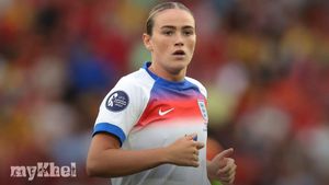 Grace Clinton Transfers To Manchester City From Manchester United In Women's Super League Move