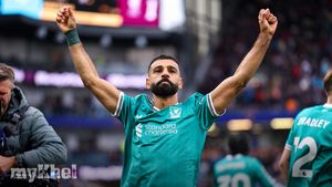 Salah's Last-Minute Penalty Secures Liverpool's Winning Start Against Burnley
