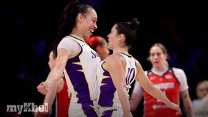Los Angeles Sparks Rally Late To Stun Seattle Storm And Keep Playoff Hopes Alive