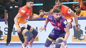 Dabang Delhi vs Puneri Paltan PKL 12 Highlights: Ashu Malik’s Golden Raid Powers Delhi to Dramatic Victory