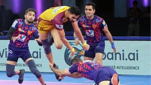 Dabang Delhi vs Telugu Titans PKL 12 Highlights: Neeraj Narwal, Delhi defenders shine as they rally from behind post to defeat Titans 33-29