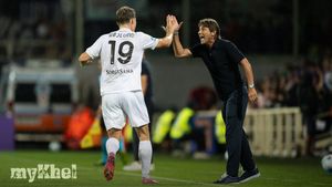 Napoli Triumphs Over Fiorentina 3-1 With Hojlund's Impressive Debut Goal