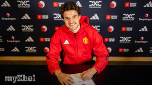 Senne Lammens Expresses High Aspirations After Joining Manchester United From Royal Antwerp