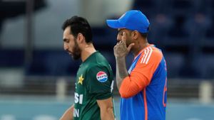 IND vs PAK Asia Cup 2025: No Handshake at Toss Between Suryakumar Yadav and Salman Agha