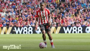 Sunderland's Strong Mentality: Noah Sadiki Praises Team Spirit After Aston Villa Draw