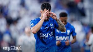 Al-Hilal Defeats Al-Shabab 1-0 As Leonardo Scores Despite Koulibaly's Red Card
