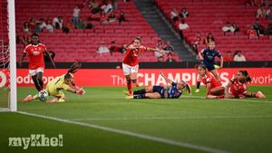 Arsenal Claims First Win Of Women's Champions League Season With 2-0 Victory Over Benfica