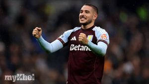 Aston Villa's Emiliano Buendia Scores Stunning Winner To Beat Tottenham 2-1