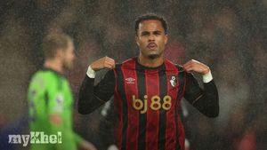 Kluivert Commends Coach Iraola For Leading Bournemouth To Premier League Success
