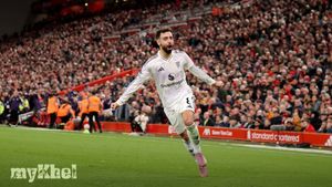 Bruno Fernandes Asserts Commitment To Manchester United Amid Transfer Speculation