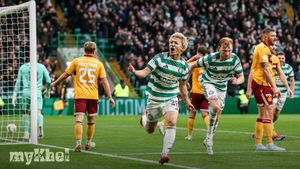 Celtic's Late Winner Against Motherwell Keeps Pressure On Rangers After Falkirk Draw