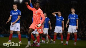 Coventry City Maintain Unbeaten Start With 2-1 Win Against Portsmouth In Championship