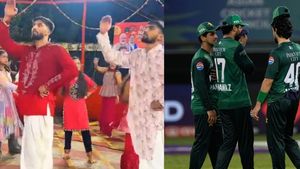Indian Dancers mock Haris Rauf, Abrar Ahmed imitating their Gestures in Asia Cup, Video goes Viral
