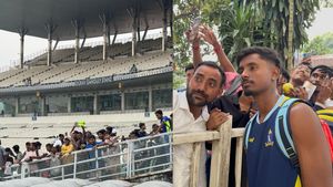 Selfies, Cheers and Lots of Love: Eden Gardens Comes Alive; Fans Connect with Shami, Akash Deep in Bengal's Win