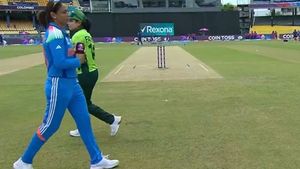 India vs Pakistan: Harmanpreet, Fatima snub Handshake as Women's World Cup continues Asia Cup Norm