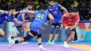 Fazel Atrachali celebrates his ‘200’ in style as Dabang Delhi clinch close win against Haryana Steelers in tie-Breaker