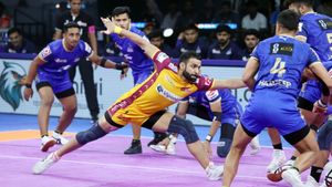 Bharat roars in 100th PKL game with 20-point performance as Telugu Titans dismantle Haryana Steelers