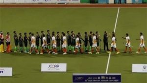 Sultan Of Johor Cup: India and Pakistan Set Aside Politics, Exchange High-Fives Before & After Thrilling 3–3 Draw