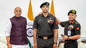 Neeraj Chopra Conferred Honorary Lieutenant Colonel Rank in Territorial Army, Hailed as ‘Epitome of Perseverance’ by Rajnath Singh