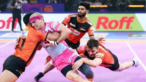 PKL 2025: Ajit Chouhan Stars as U Mumba Edge Jaipur Pink Panthers 37–36, Move Up to 4th Place