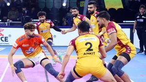 PKL 2025: Puneri Paltan fight off resilient Telugu Titans, set up final clash against Dabang Delhi