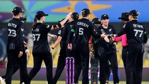 New Zealand vs Bangladesh Women's World Cup 2025: Devine and Halliday Rescue White Ferns for Crucial 100-Run Victory