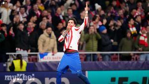 Atletico Madrid Triumphs 2-1 Against Inter With Gimenez's Last-Minute Goal