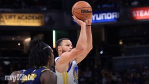 Curry Urges Golden State Warriors To Exhibit Professionalism Following Second Straight Loss