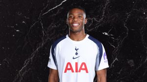 Tottenham defender Destiny Udogie Threatened at Gunpoint by Football Agent in London