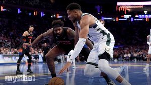Giannis Antetokounmpo Calls For Milwaukee Bucks To Fix Mindset During Losing Streak