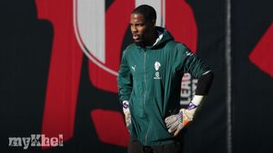 Maignan Recognised As One Of The Strongest Goalkeepers By Allegri Amid Contract Renewal Talks