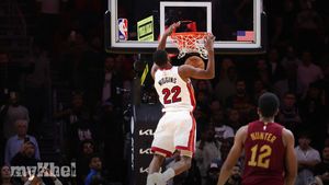 Miami Heat Secure Overtime Victory Over Cleveland Cavaliers With Last-Second Alley-Oop Dunk