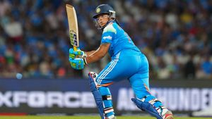 CAB to Honour Richa Ghosh with Gold-Plated Bat and Ball at Eden Gardens