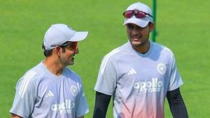 Shubman Gill Pushes for IND vs SA 2nd Test; Gambhir’s Camp Says Risk Too High: Report