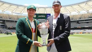 AUS vs ENG Live Streaming: Where to Watch Australia vs England 1st Test on TV and Online?