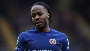 Raheem Sterling confronts Burglars with Knife at London Home, forces them to Flee