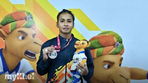 Rajyashree And Mother Rakhi Halder Compete Together In ASMITA Weightlifting League After KIUG Silver