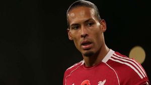 Van Dijk hits out at Rooney's 'lazy criticism' of Liverpool