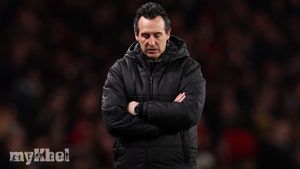 Emery Arteta Downplay Handshake After Arsenal Beat Villa To Extend Lead
