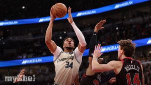 Giannis Antetokounmpo Returns, Leads Bucks To 112-103 Win Over Bulls