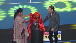 Delhi CM Reveals IPBL Trophy, Heralding a Landmark Sporting Debut in the Capital