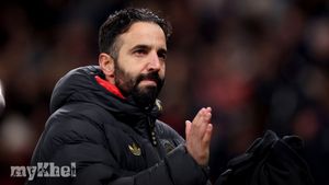 Manchester United Formation Change: Amorim Argues Timing Is Right Amid Media Pressure