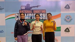 Manu Bhaker Tops Senior Field, Simranpreet Brar Shines in Junior Event at National Shooting Championships