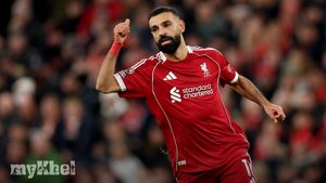 Carragher Encourages Salah To Remain With Liverpool For The Season Ahead